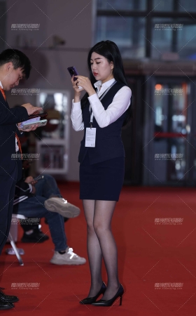 20250429黑丝女销售 [19P]