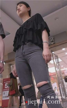 街拍极品紧身灰牛美女  [860 MB]