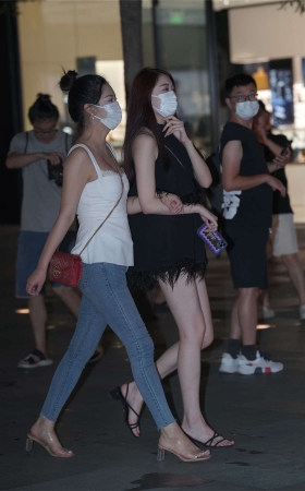 美腿闺蜜