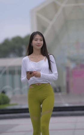 一始街拍作品  绿色瑜伽裤美女 [933P-20.0GB]
