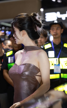 精致抹胸裙