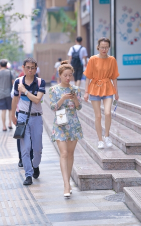 良家少妇买葡萄