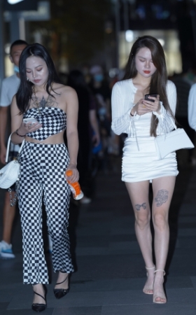 白裙长腿