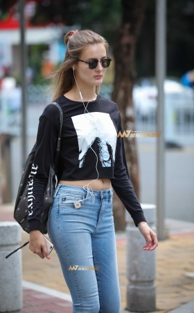 凹凸有致的紧牛小姐姐 [22P]