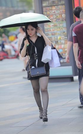 黑丝女孩