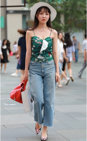 漂亮的小美女(33P)