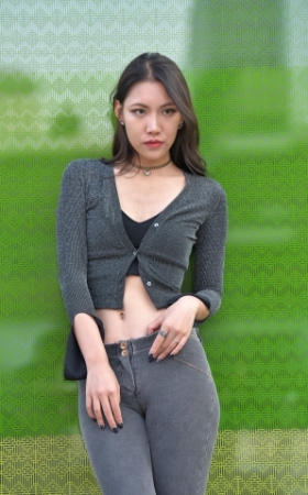 性感蜜桃裤美女