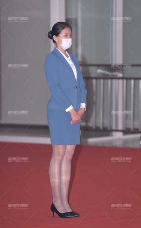 端庄的俩丝袜职工 [16P]