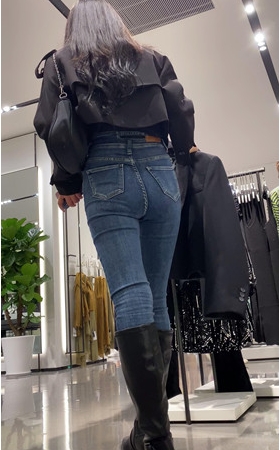 黑靴牛仔裤小姐姐