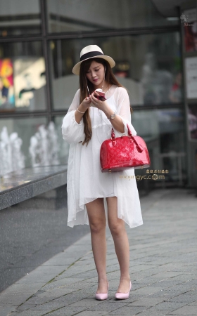 阿奔.2015.7.25.黑丝带草帽 长白衫.15p [15P]