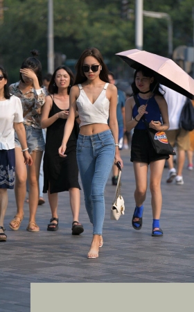 墨镜牛仔妹3A8232[772M]