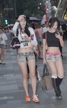热裤长腿 [14P]