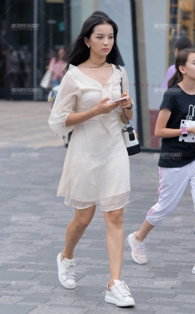 洋气的美女 [17P]