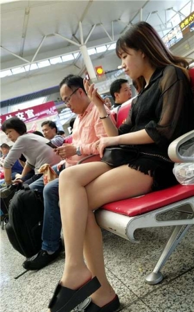 4K - 极品气质街拍肉丝袜美腿漂亮美女姐姐