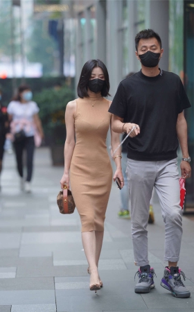 性感包臀裙美眉
