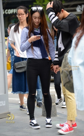 路边的长发妹----（12P） [12P]