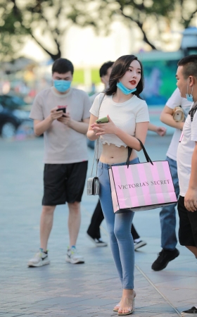 这条街最靓的妹
