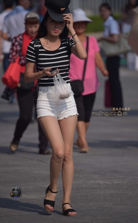 2015-07-10翘臀白短裤美眉（17P） [17P]