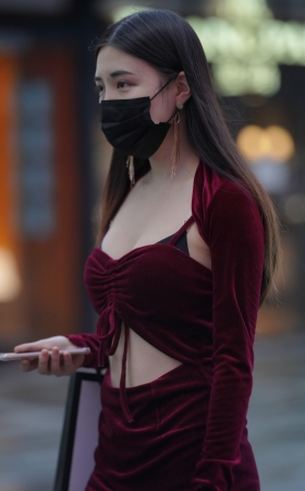 红色短裙