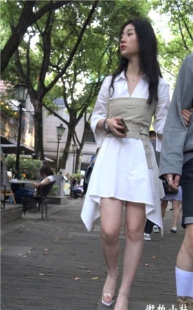 白色连衣裙性感凉高跟街拍美女 [1.18 GB]