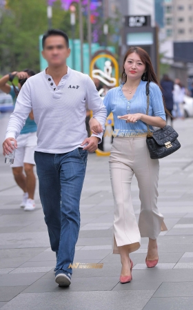 米色紧身裤少妇 [14P]
