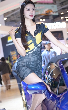 连体赛车服美女【套图+视频】