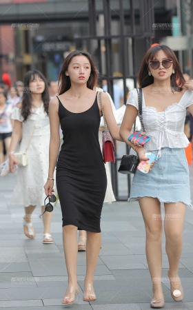 修身黑裙 [16P]