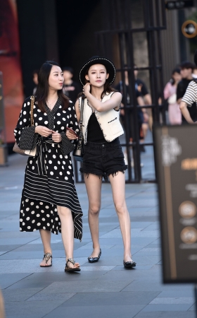 漂亮的小姐姐
