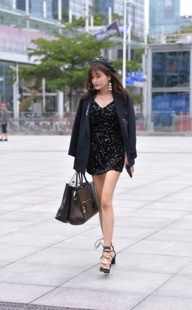 长腿美女