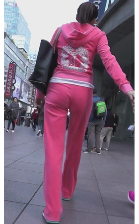 粉红套装美女