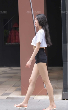 黑色热裤美腿美女 [39P]