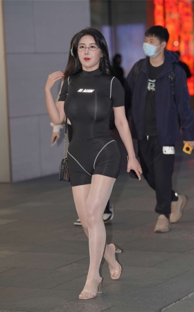 黑色连体衣肉丝小蛮腰