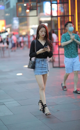 凯恩街拍作品 - 短裙小美女