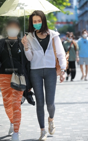 灰色瑜伽裤小妹 [17P]