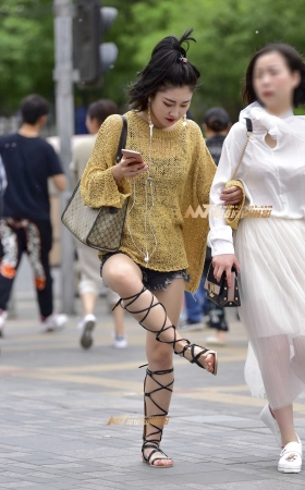 5.23 时尚热裤罗马靴小妹 [17P]