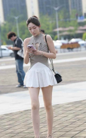 优雅白色百褶裙 [73P-1.54GB]