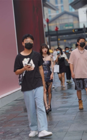 时尚皮裙搭配