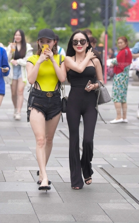 性感高叉配热裤的小姐姐 [26P]