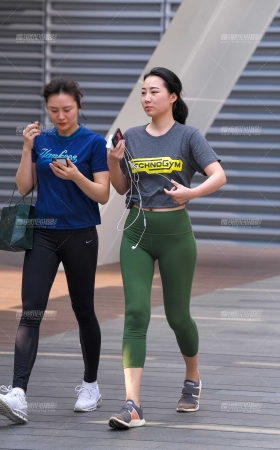 绿色瑜伽裤美臀 [17P]