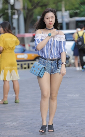 肥而不腻的超紧热裤女友 [17P]