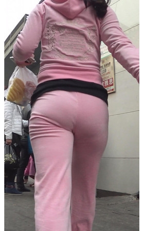粉色套装妹子