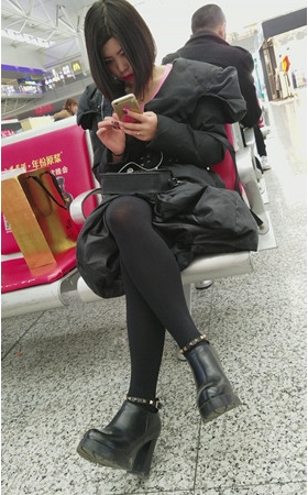 黑丝短发妹子