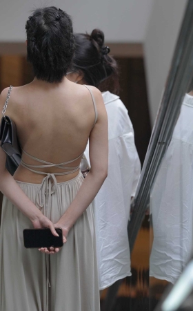 美背 [11P]