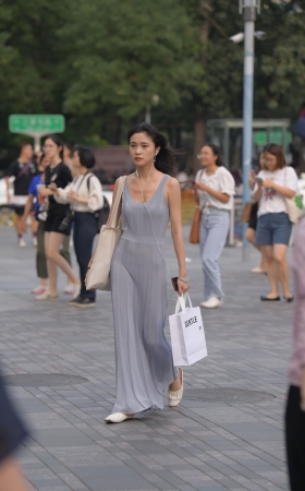 长裙美女