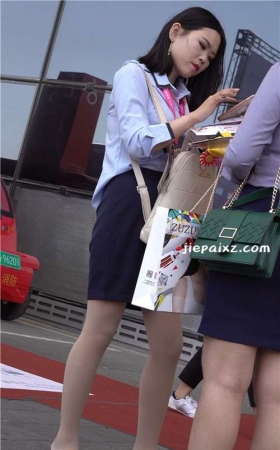 丝袜OL工作装女神 [1.73 GB/MP4]