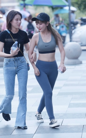 去guui的小姐姐 [22P]