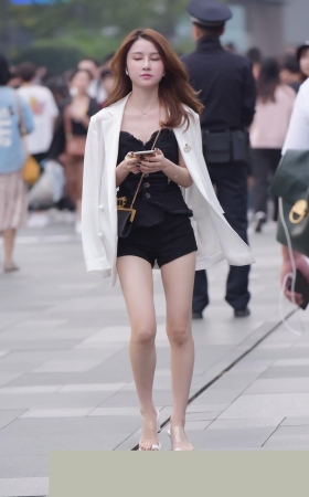 玩手机的美女3A458[1G]