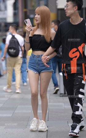 夏日热裤女盆友~ [24P]