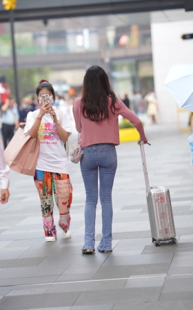 气质美眉