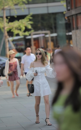 靓丽墨镜女孩